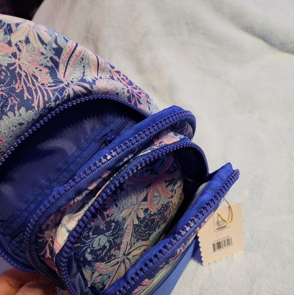 NWT Sling Bag - Picture 11 of 14